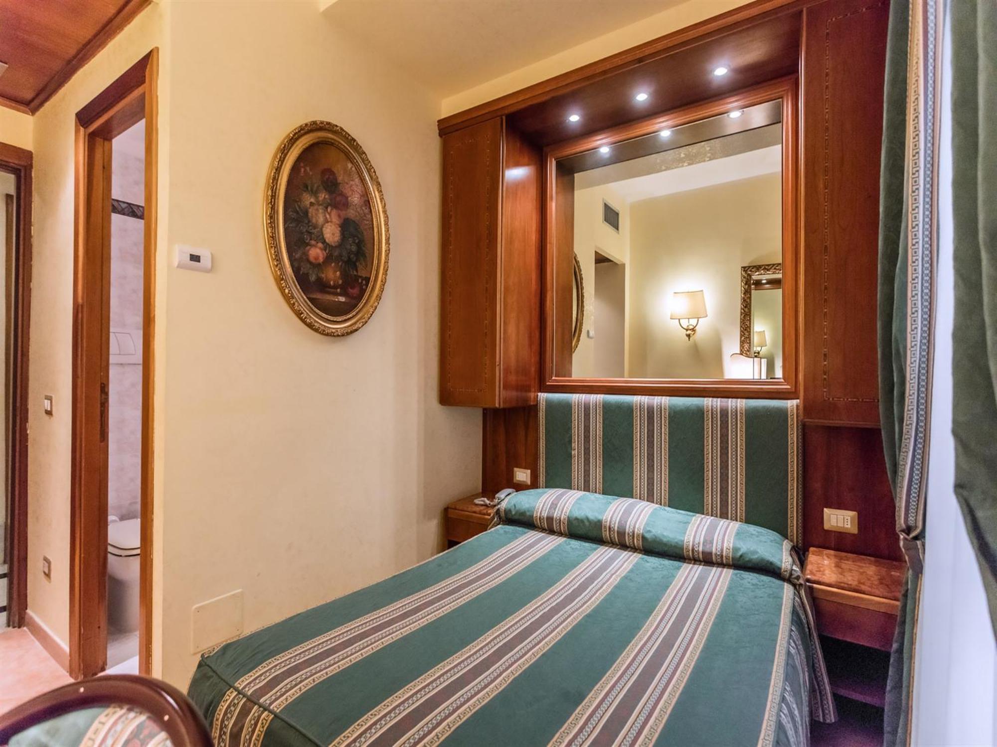 Raeli Hotel Noto — Foto 3