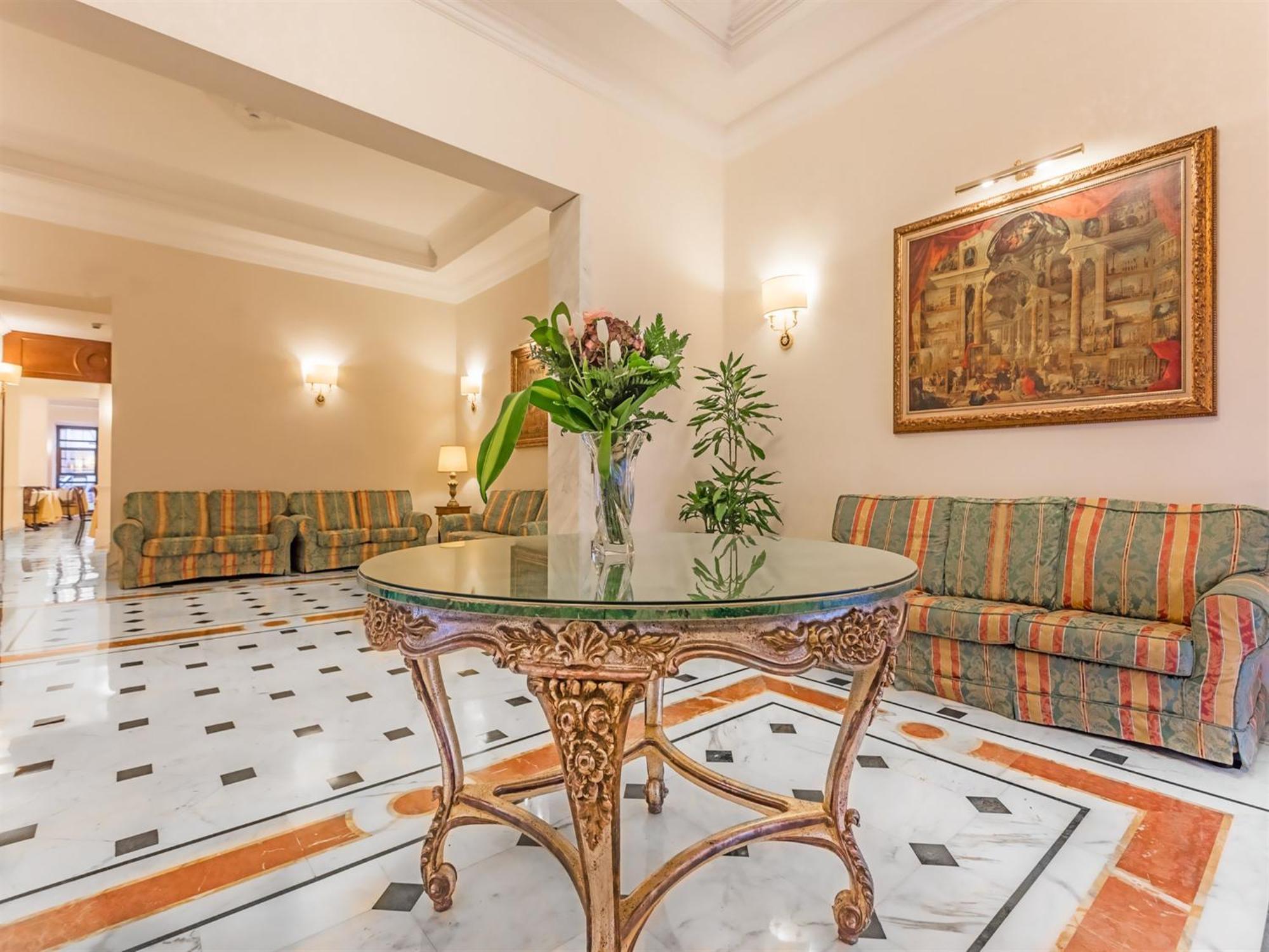Raeli Hotel Noto — Foto 1