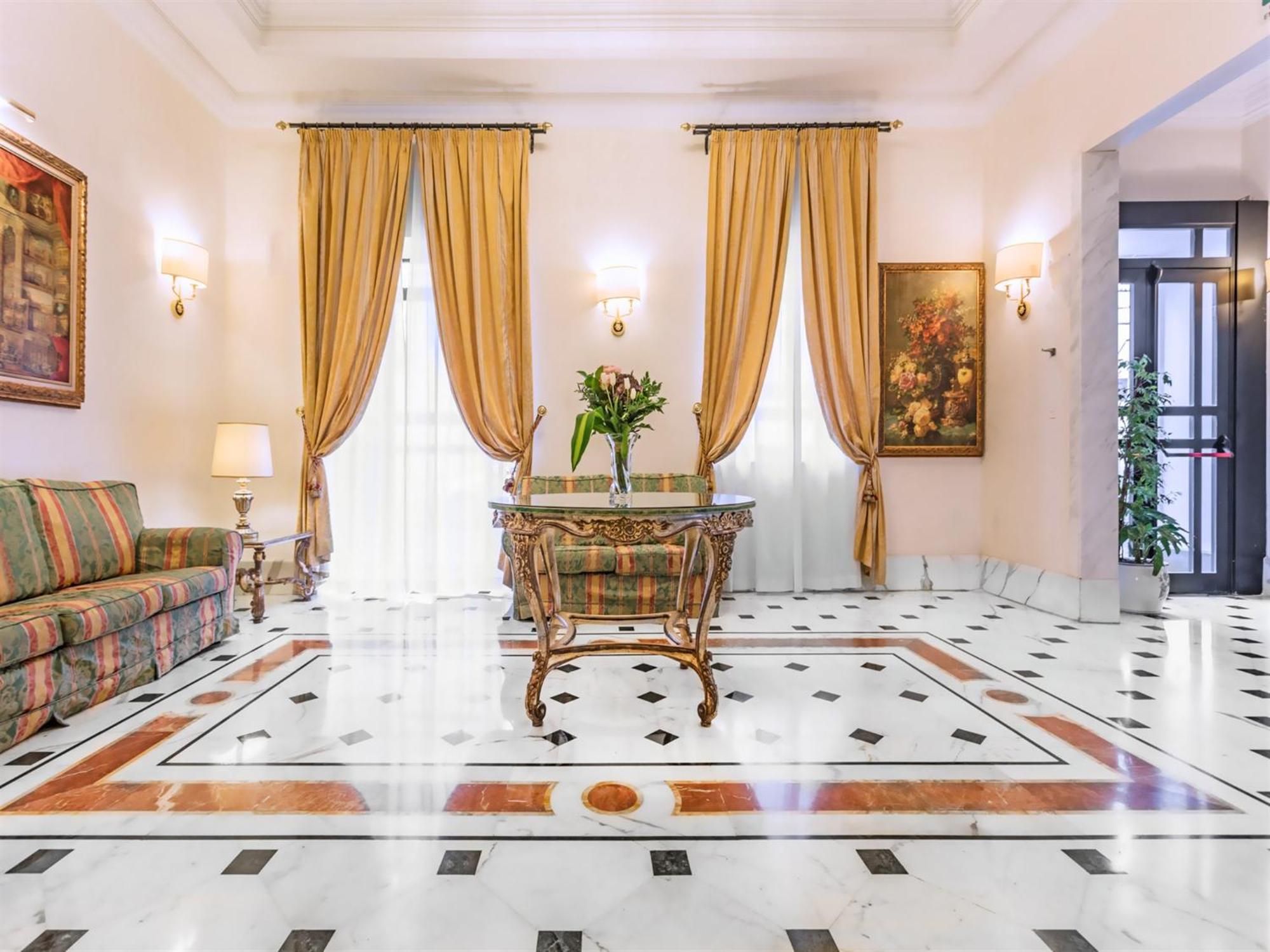 Raeli Hotel Noto, Rome